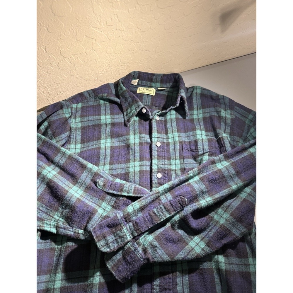 VTG L. L. Bean Men's Green Plaid Flannel Shirt Large Made In USA Hiking Outdoors
